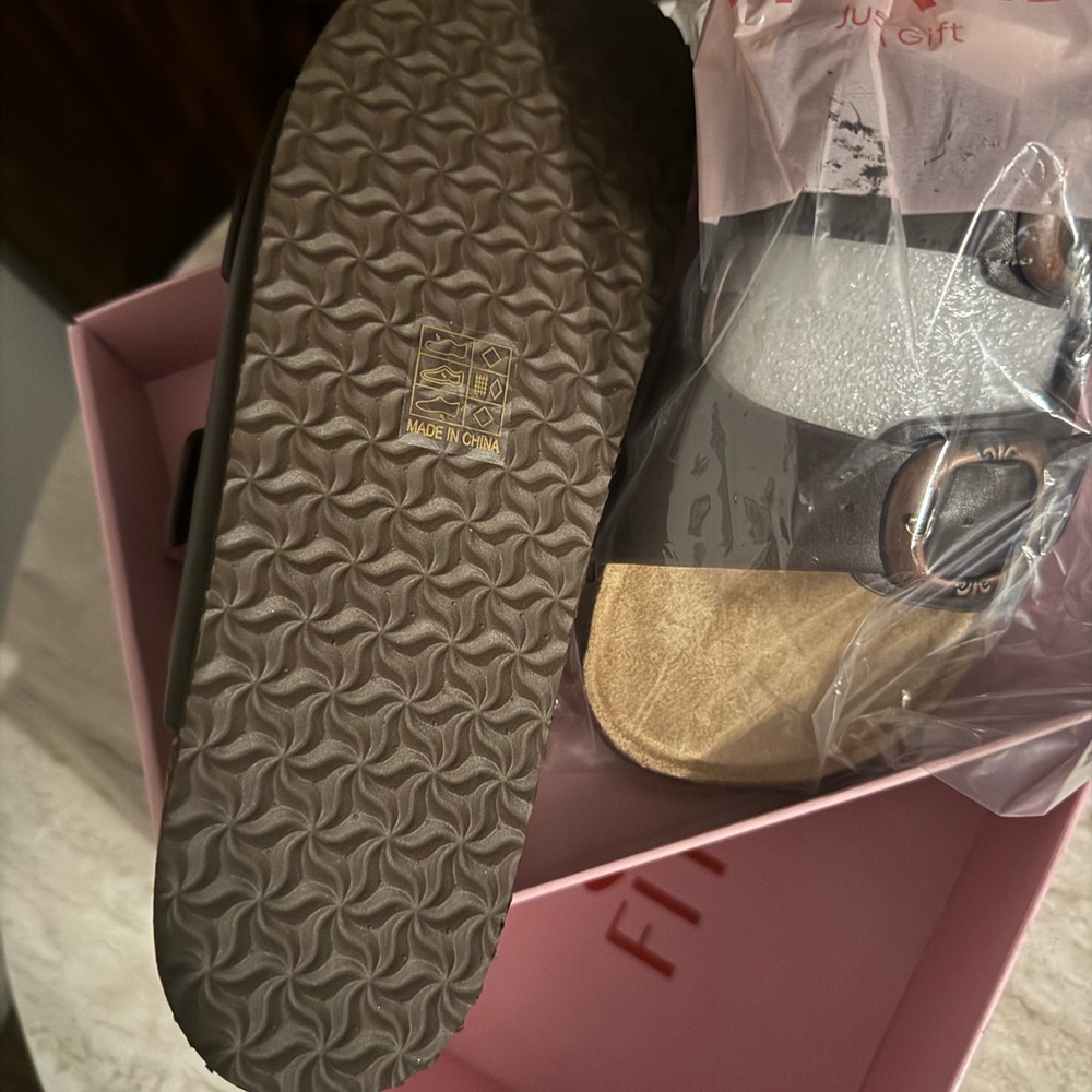 fit vallen slides brand new in box size 9